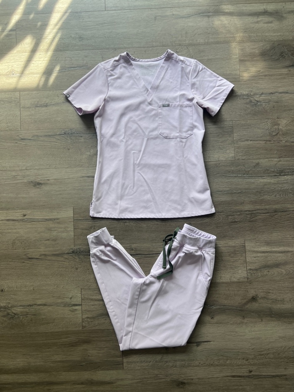 Figs Women's Lavender Scrub Top & Jogger Set